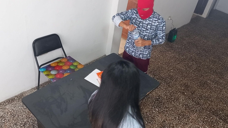 Martin13: Jsi nejvýraznější děvka v této kanceláři! Mám sex ve stoje...