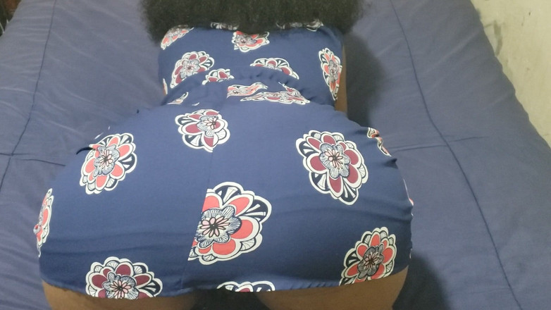 Lovemina: बुलबुला बट आबनूस मेरे चेहरे से उछल रहा है