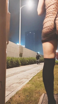 屋外でのアナルセックスとスカーティング