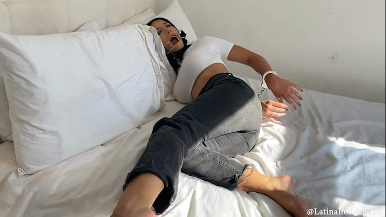 Latina Fetish: 털이 많은 보지를 따먹는 타티 (mp4 480p)(할인)