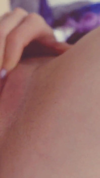 La ragazza sexy non riesce a smettere di squirtare!