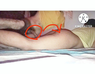 Desi__Panda: Nevlastní přítel se snaží ošukat můj panenský těsný zadek