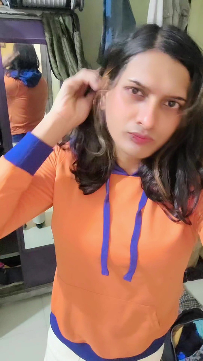 Zoyasazadai: Zoya Shezadi jde do indické funkce a mám na sobě černou...