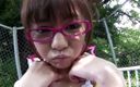 Pure Japanese adult video ( JAV): 日本少女在车里玩玩具并在户外潮吹，同时被一个男人拳交