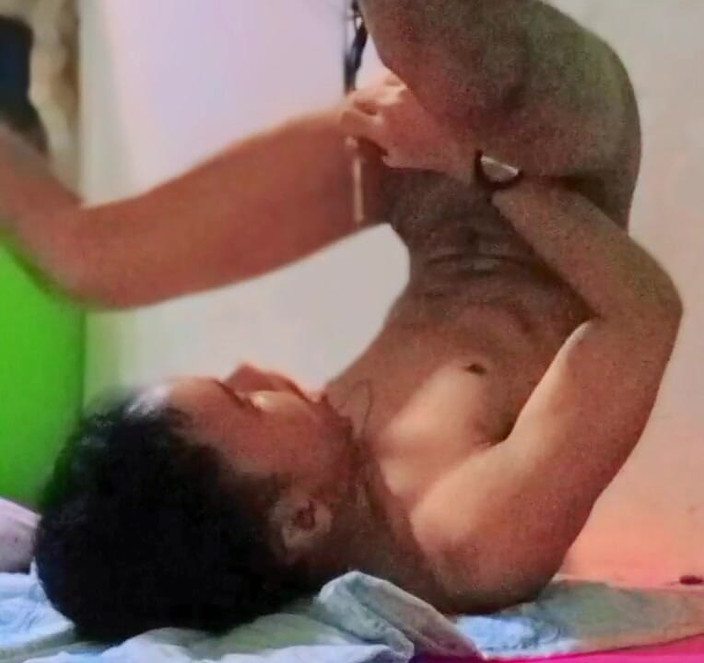 Rouge_eastson: Coli, posisi terbalik, dan telan spermaku