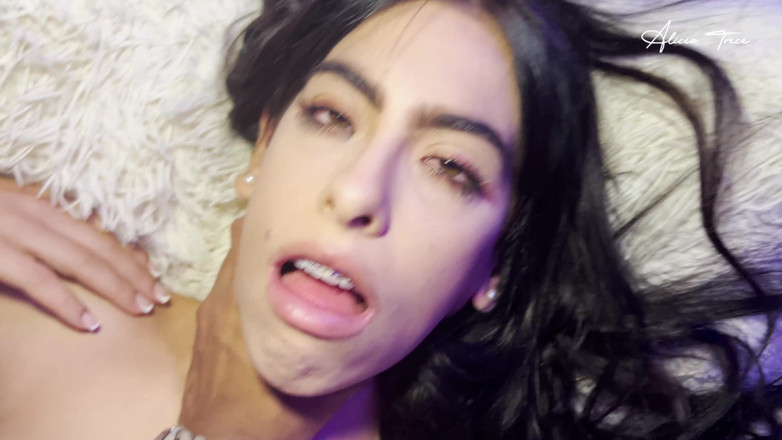 Alicia Trece: 새아빠를 깜짝 놀라게 했어, 네가 사정할 때까지 따먹을거야!