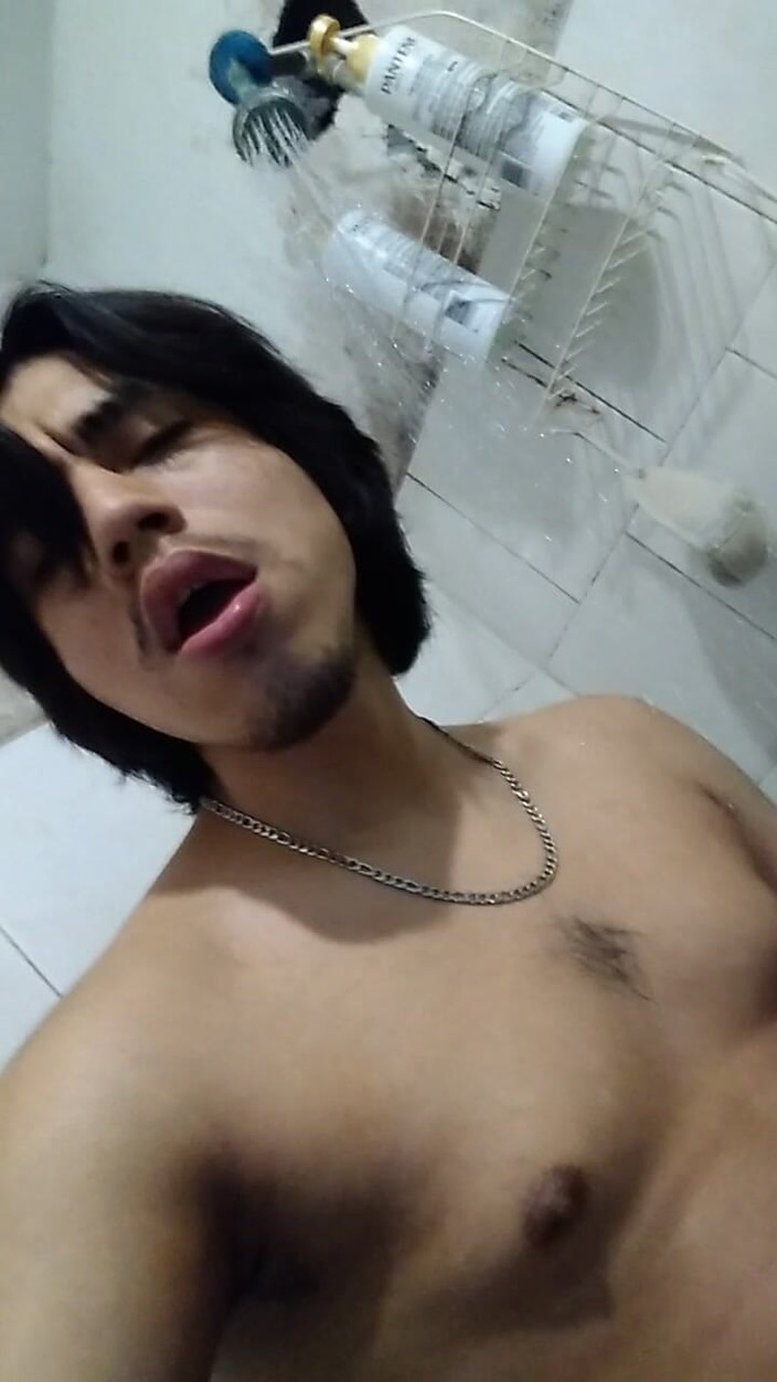 AlexAlejandro13: Schau mich an, wie ich ihn durch das Wasser ziehe