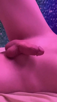Rudowłosa nastolatka Twink Ashen rucha się z Dildo i Cums Handsfree