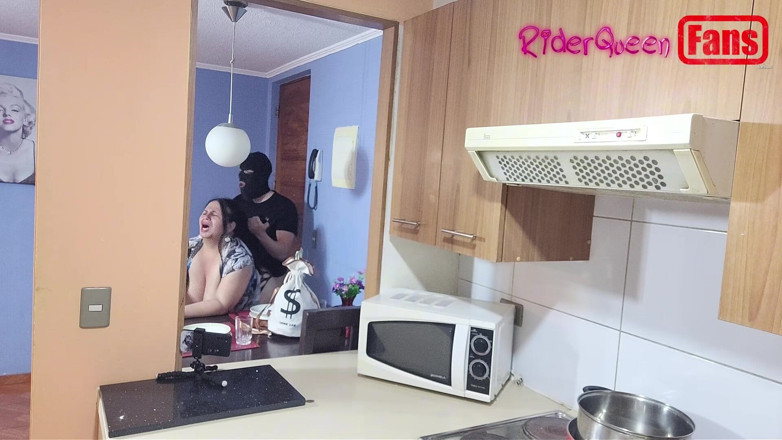 Riderqueen: Videos for Fans: a Masked Young Man Fucks Me in...