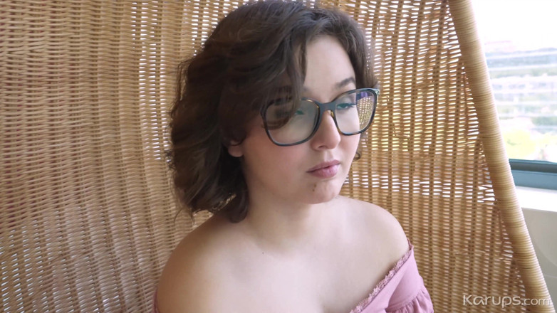Karups POV: Sexy nerdská teenagerka si dává pauzu od domácích úkolů s velkým čůrákem...