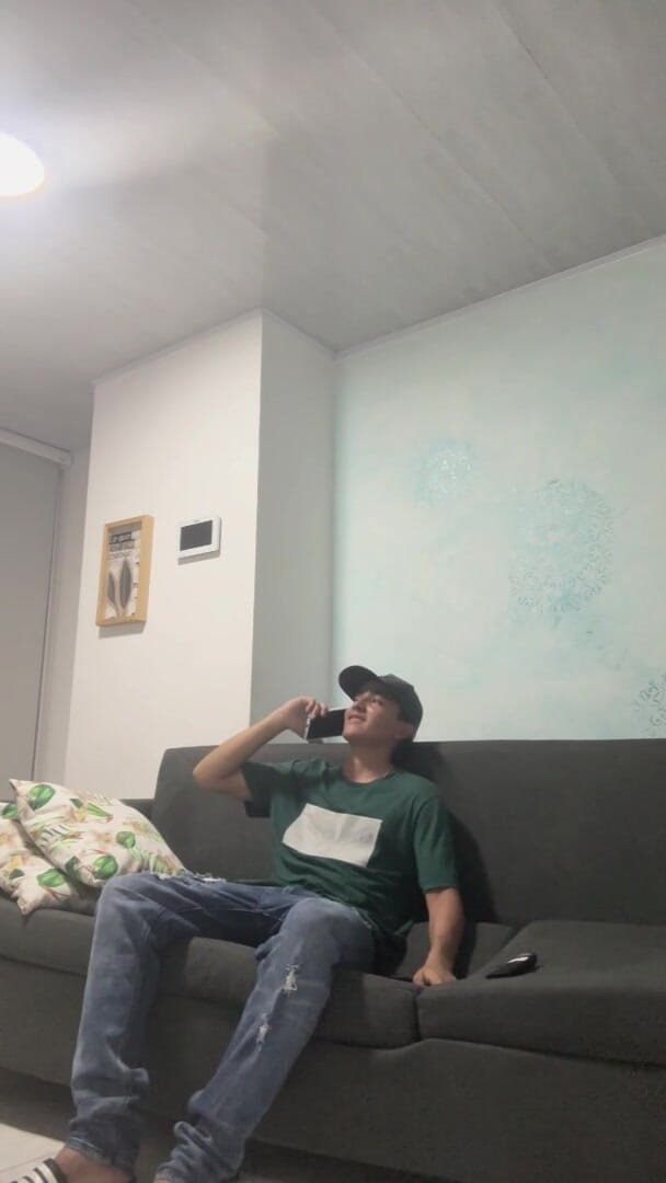 Lunaandmax: 男人寻找一个荡妇被用避孕套性交