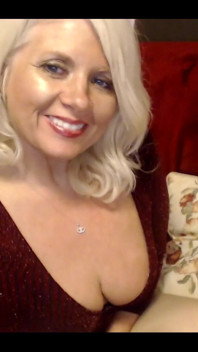 2023 Rose - Curvy Taboo Femdom MILF Rosie!