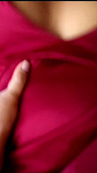Hlasitý sténající orgasmus s nevlastní sestrou - sexy Brownis