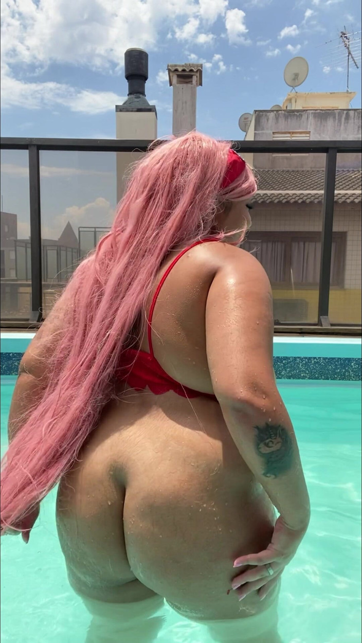 Cutiepiie Chubby: İri güzel kadın sakura haruno havuzda