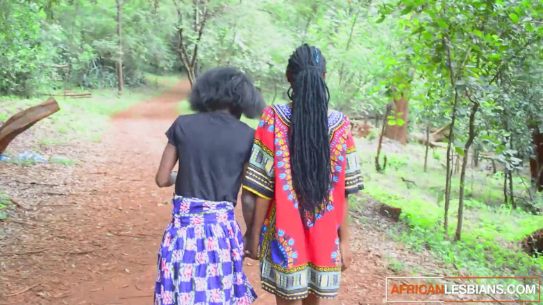 African Lesbians: Lesbiene africane amatoare care ling pizdă și ejaculează!