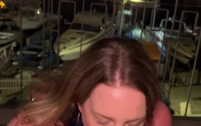 Avril Showers: इटली!! मैं अंत में कैमरे पर निगल गया। कल पूरा vid पोस्ट करना जब यह अंत में अपलोड हो जाता है। एक टीज़र साझा करने के लिए इंतजार नहीं कर सका ।