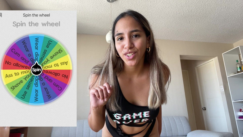 Goddess Alexa femdom: Girar la rueda de humillación