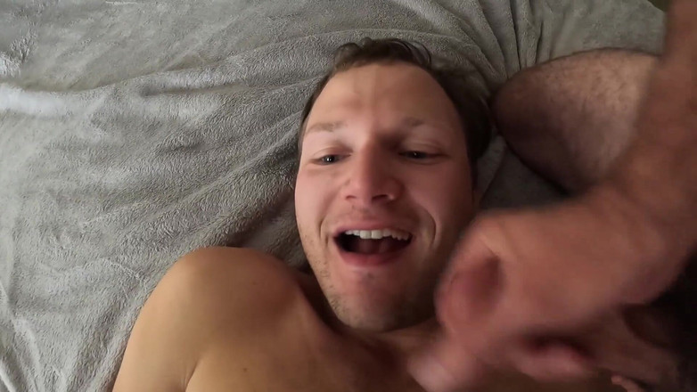 Russie Goodboy: 2 pappor råa i en hung boy