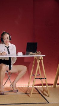 G005 - Boss Punishes Horny Secretary