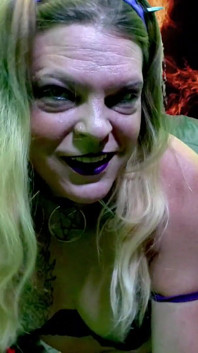 Haus der Whorrors neues video-herrin cyanide sexy necken samhain stream ankündigung