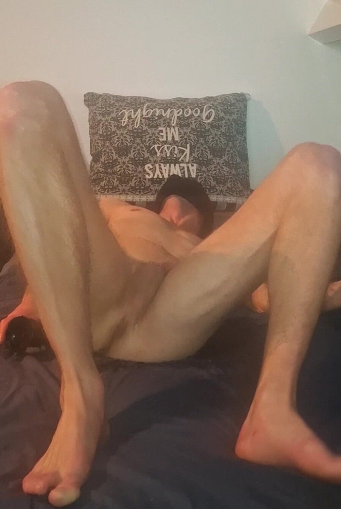 NoFace Twink X: Twink zerstört seinen arsch - hardcore-analdildo