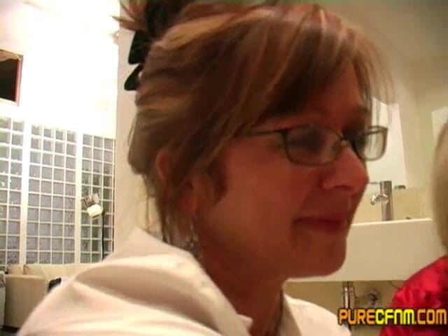 Pure CFNM: Afeitando al nuevo chico