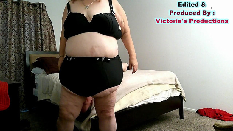 BBW nurse Vicki adventures with friends: Sjuksköterska Vicki Sitter På Stilig Harrys Ansikte!