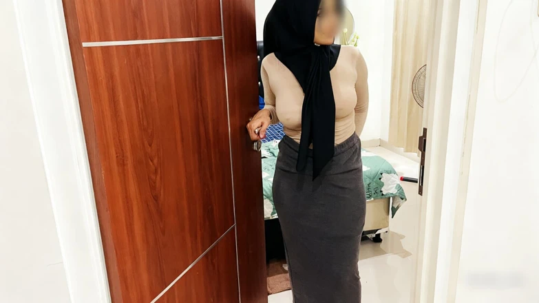 Hijab Montok Ibu Temanku Yang Sangat Menggoda