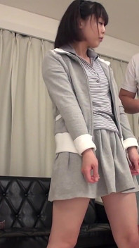 甘い日本人の女は彼女のゴルフインストラクターからクリーミーな負荷を受けます
