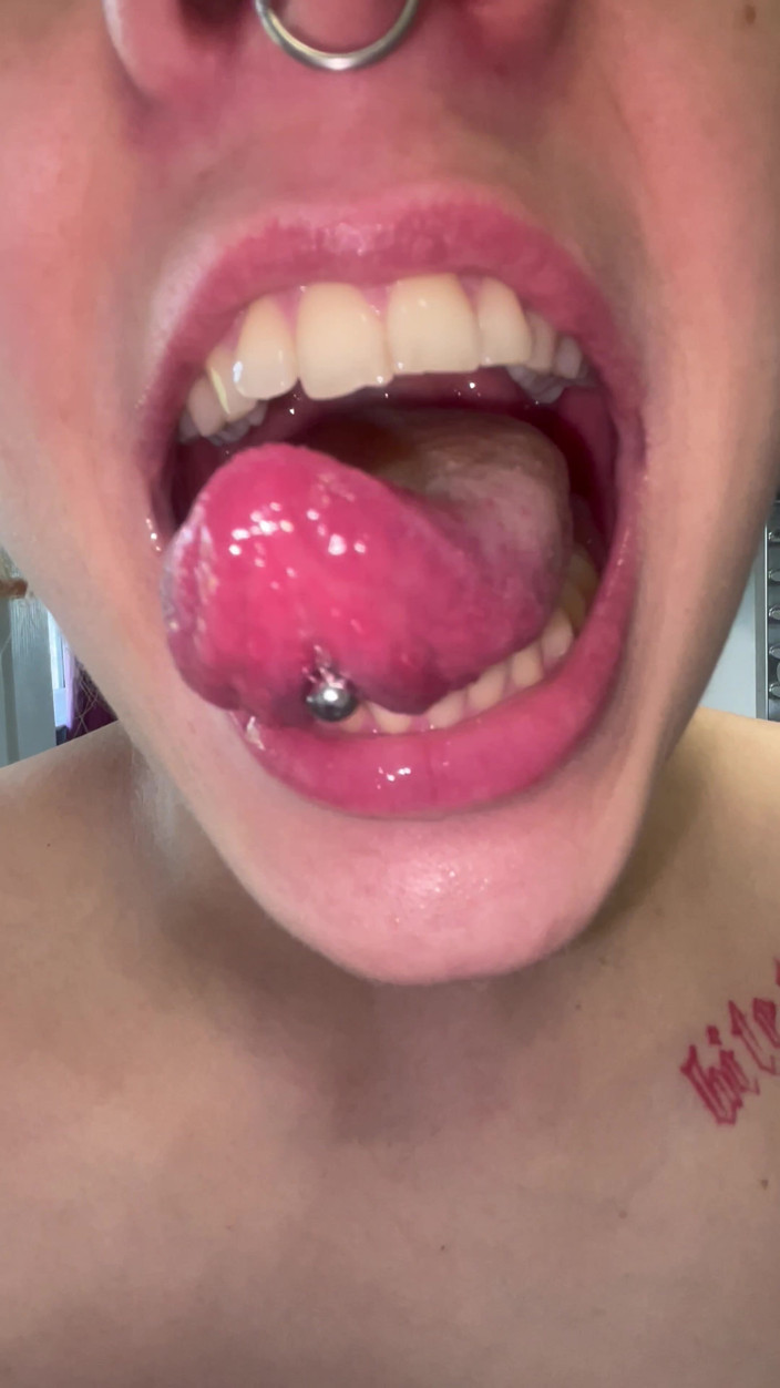 Glitterqueen1999: ทัวร์ปาก - ตรวจลิ้นไม่แต่งหน้าด้วยลิ้น Uvula Tonsils