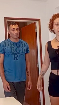 MILF Alada Transa Com Vizinho Jovem
