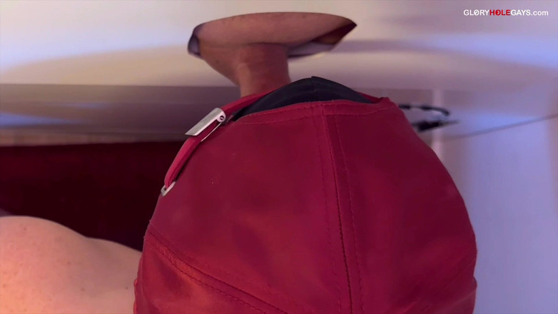 GLORYHOLEGAYS: Junger schwuler typ am gloryhole - über eine stunde Nonstop-action