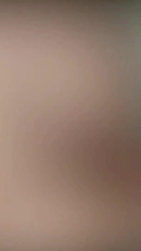 Götüm o kadar sıkı ki bick yarağının içine bir parmak sokuyor