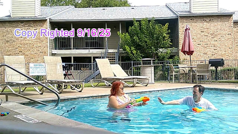 BBW nurse Vicki adventures with friends: Vicki, infirmière BBW, et le beau Harry dans une bataille...