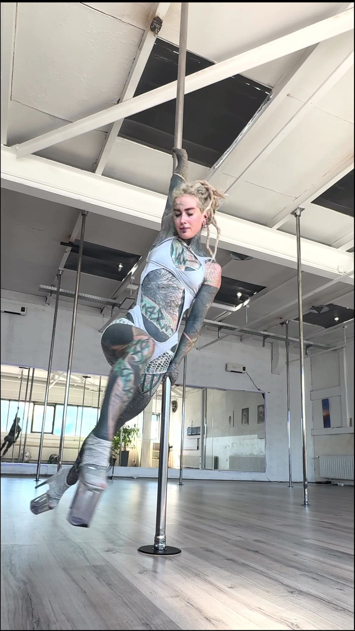 Anuskatzz: Tu Aimes Ma Danse Pour Toi? Suivez-moi Maintenant Pour En...