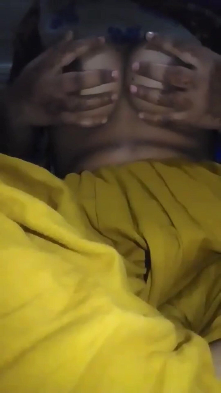 hornycoupleBD: Masturbare cu fată desi