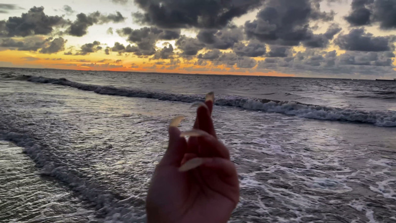 Goddess Li: The View Is Beautiful... but My Nails Are Even Better..