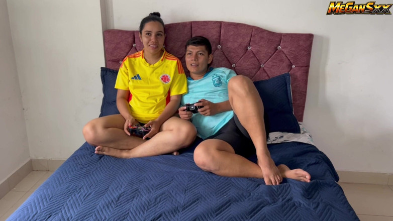 MeGanSxx: If You Lose in This Game I'll Fuck You
