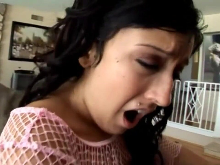 Black Sinner: Cewek hot rambut cokelat dengan toket besar alami ini dientot...