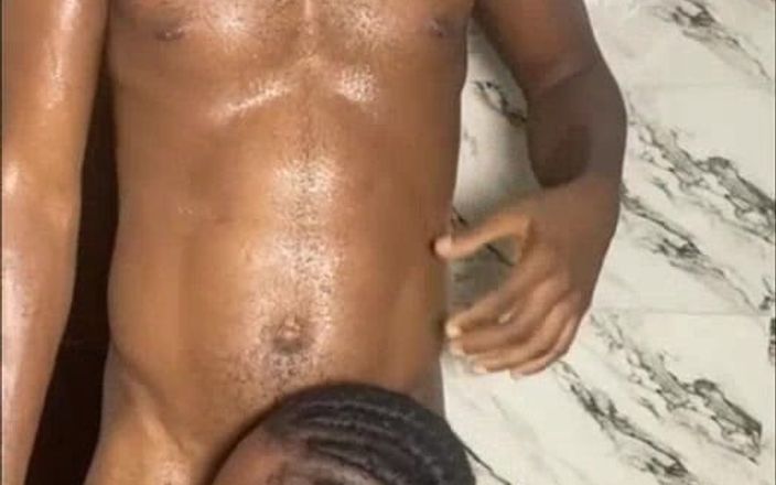 Sweetass132: Examensfest knull slutade med våra ansikten täckta i sperma