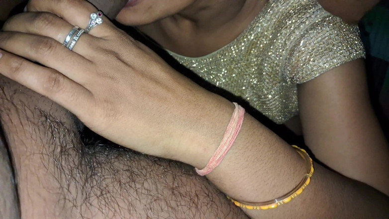 xshika: Indiana blusa dourada bhabhi ficar nua para boquete chupando pau...