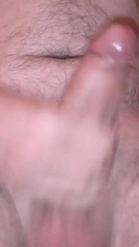 Un piccolo pene morbido diventa un grosso cazzo - sta diventando duro e sborrata per te