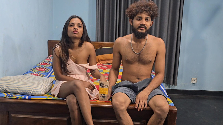 Shashi X: Xem tv với anh kế của tôi, tôi bú cu...