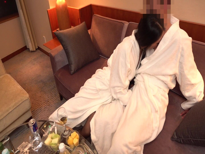 CherryBONBON: Frumusețea îndrăzneață Satomi preia controlul de la început și călărește într-o noapte profundă umplută...