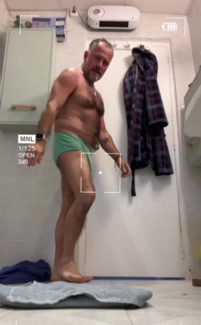 Daddybearvlc: 昨晚直播！