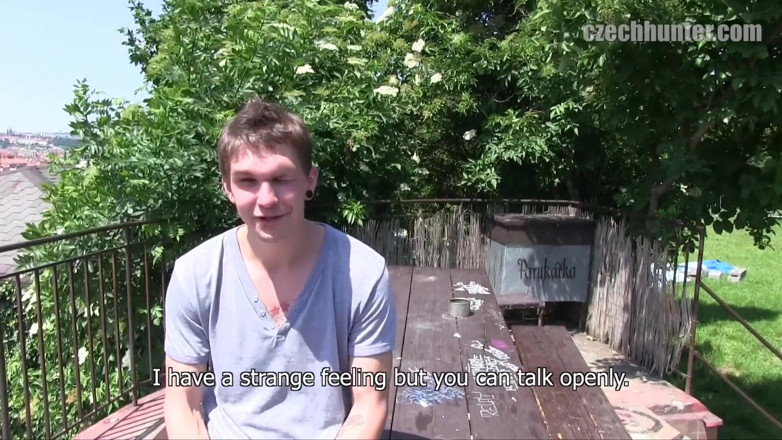 Czech Hunter: 야외에서 후장 따먹히는 아마추어 쌍둥이