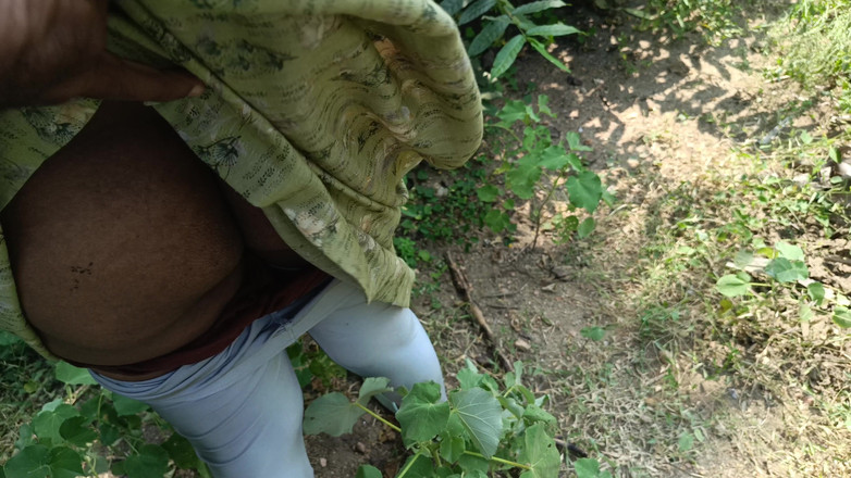 Magilmathi: सौतेला भाई जंगल में चुदाई कर रहा है