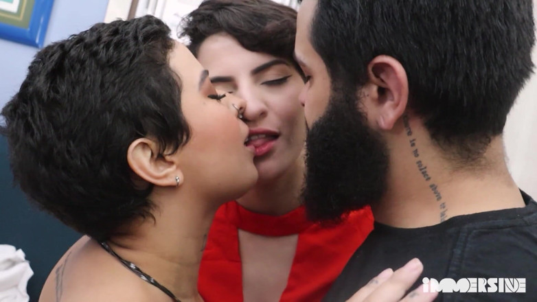 Lady Snow Brasil: Threesome Sex! Fucking the Ass of Two Lesbian Friends