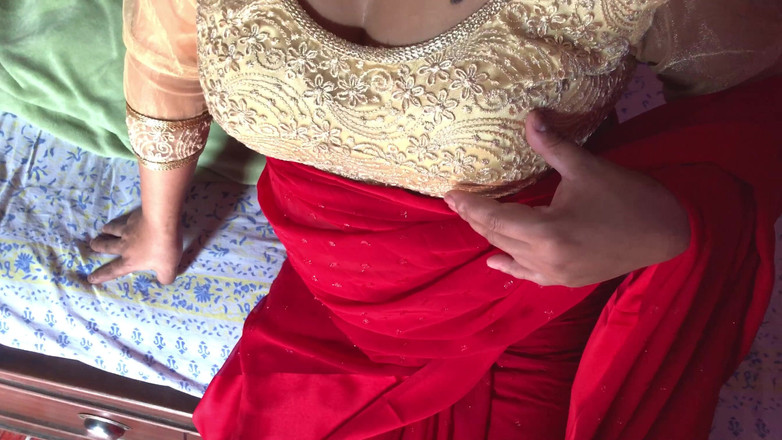 Lustybaby605: Непальська красуня в сарі отримує хардкорний секс і кремпай