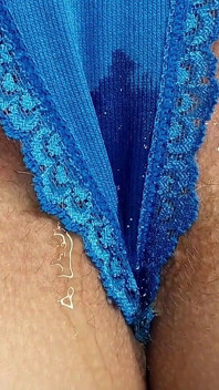 Lala Licious - mijando através da minha calcinha azul